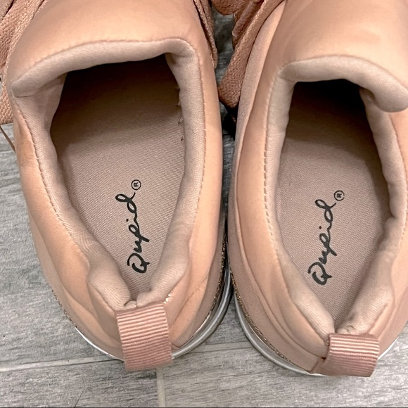 Qupid womens sneakers pink with rose gold sparkle on toes and heel size 8 - Picture 4 of 13